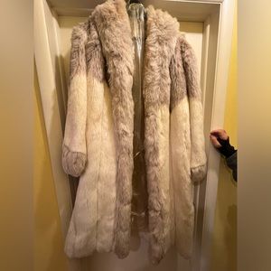 Faux fur vintage jacket - mob wife trend!